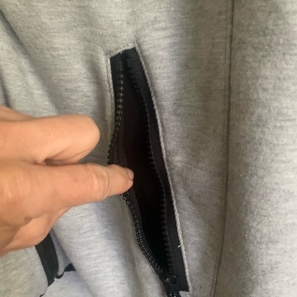 American Eagle full zip, active flex hoodie - Picture 4 of 8